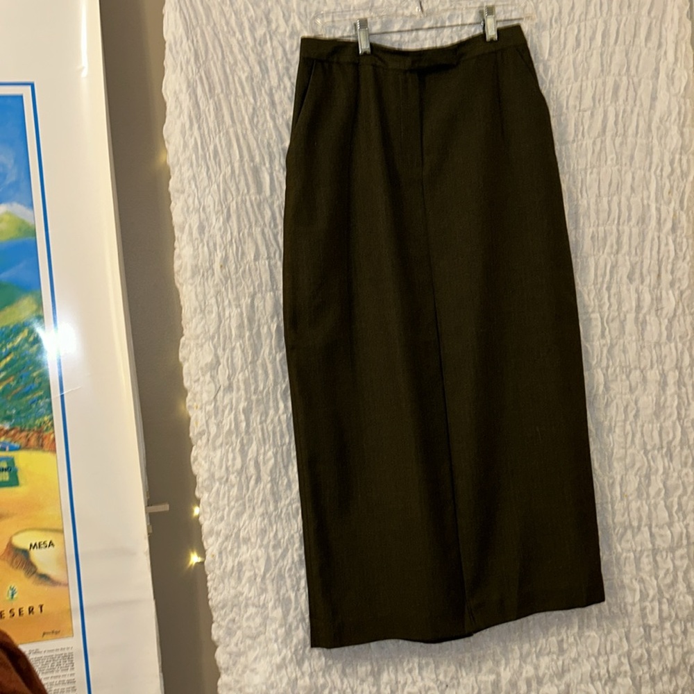 Madison Studio: Dark Green Pencil Skirt, Pockets, Lined, Kick Pleat, Size 6